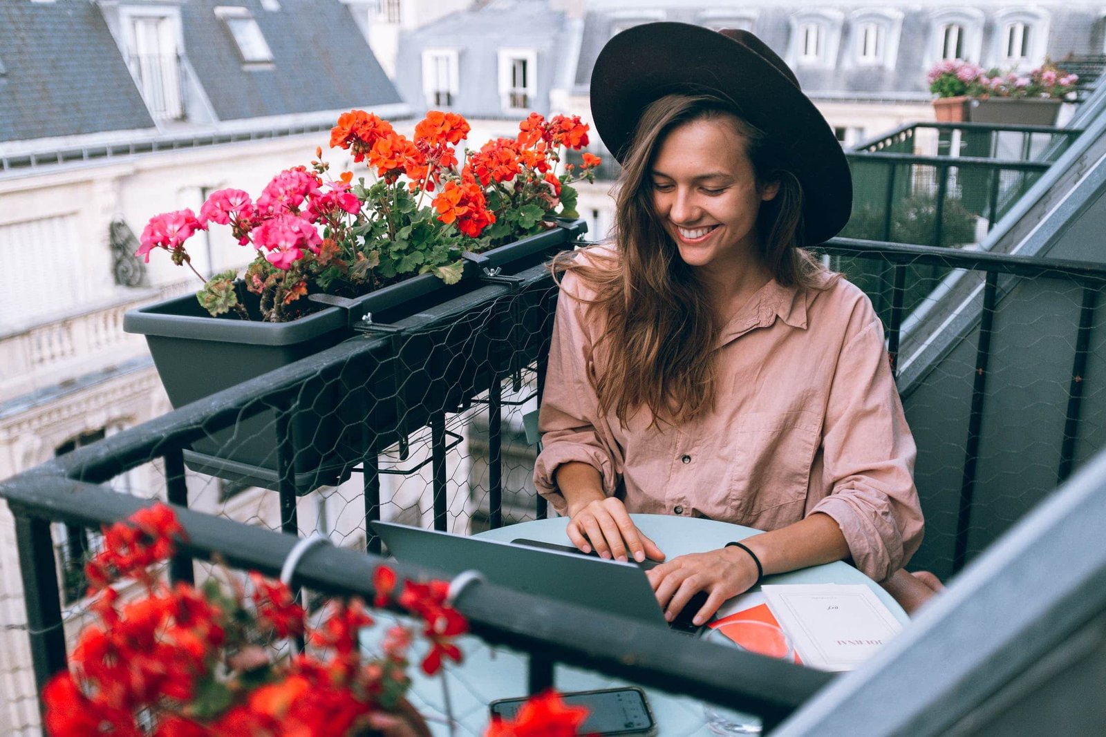 Décoration du balcon : une place de choix pour les meubles
