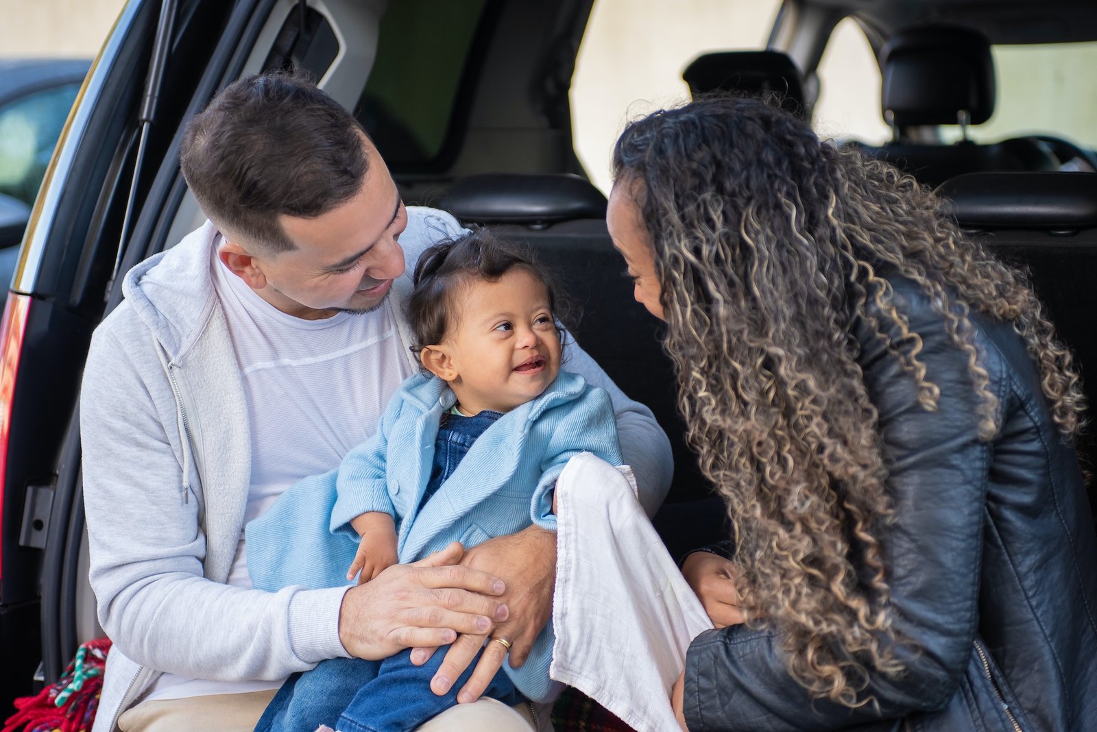 8 astuces pour réussir un long trajet en voiture avec bébé
