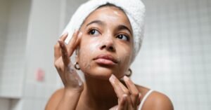 découvrez les secrets d'une beauty routine parfaite pour une peau éclatante et un look rayonnant.