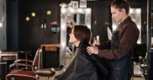 changement de couleur de cheveux - découvrez comment changer votre couleur de cheveux et obtenir le look que vous désirez avec nos conseils et astuces.