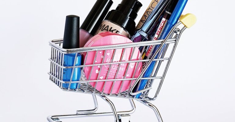 découvrez les secrets du maquillage français pour sublimer votre beauté naturelle avec french makeup secrets.