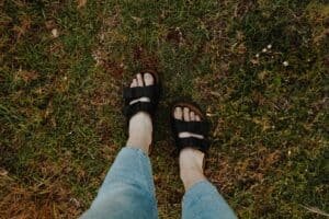 découvrez notre collection de sandales pour femmes, alliant style et confort. trouvez la paire parfaite pour cet été et complétez votre tenue avec élégance.