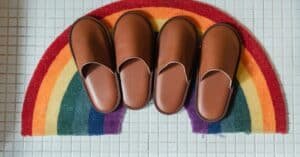 découvrez notre collection de chaussures confortables pour un look tendance et un confort exceptionnel toute la journée.