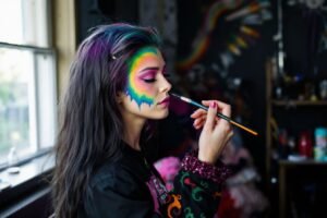 Hunter Schafer partage ses conseils de maquillage inspirés de ‘Euphoria