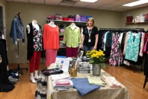 les mamans de burien organisent une boutique éphémère avec de la mode de marque à prix abordable du 28 au 29 juin