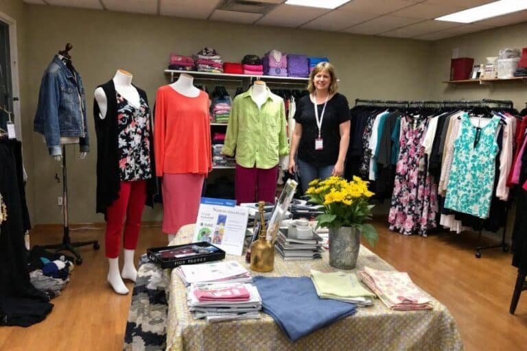 les mamans de burien organisent une boutique éphémère avec de la mode de marque à prix abordable du 28 au 29 juin