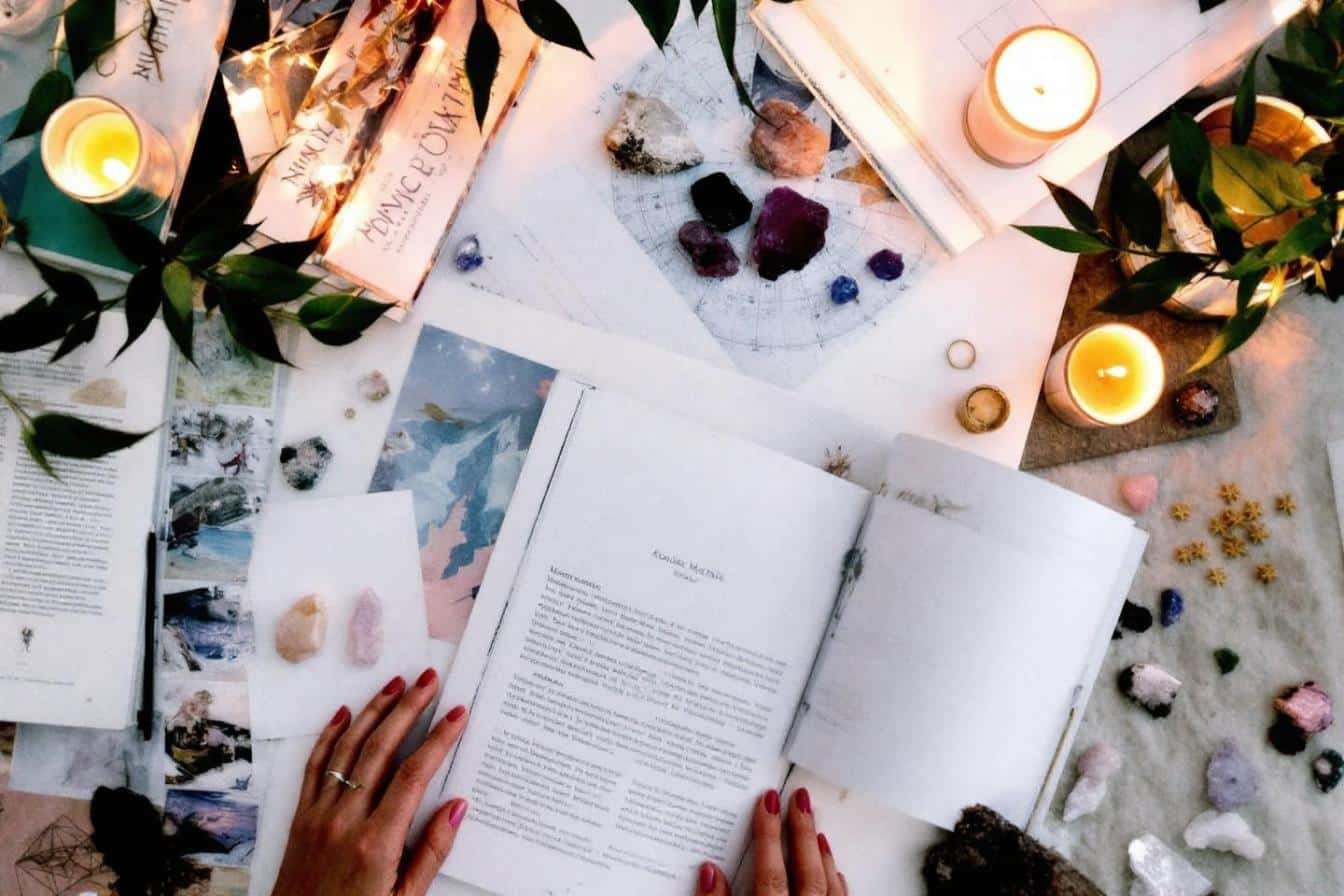les prévisions astrologiques de holiday mathis pour le 19 juin 2025
