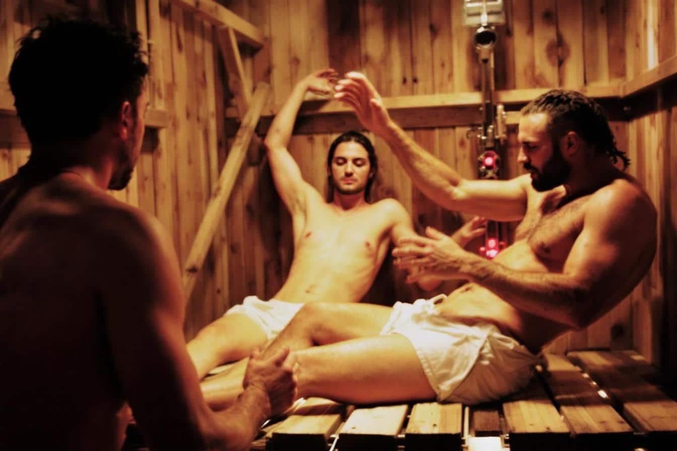 plongée au cœur de la compétition de sauna à brooklyn, où les maîtres impressionnent