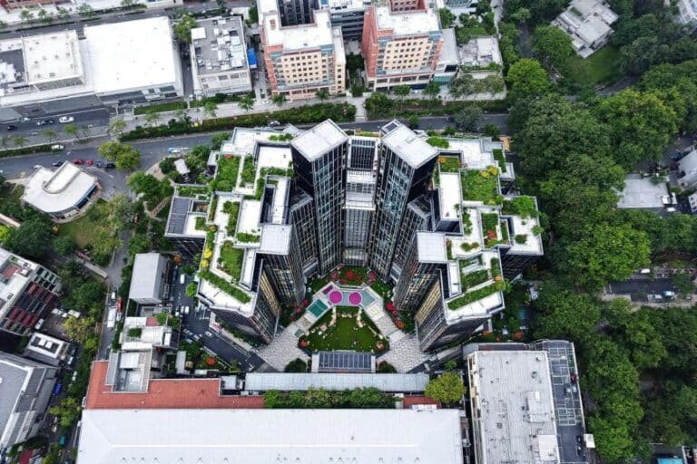 un complexe commercial en chine doté d’un design d’intérieur avec jardin