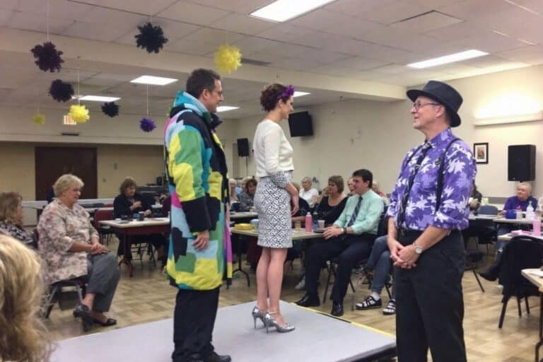 Une association locale organise un défilé de mode pour collecter des fonds au profit des adultes en situation de handicap