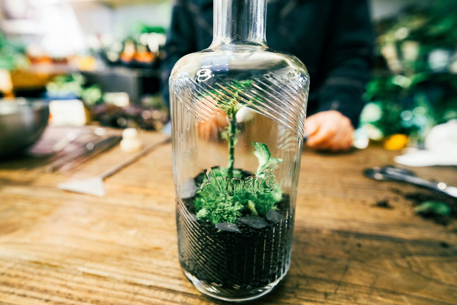 découvrez l'art de l'upcycling pour donner une seconde vie à vos objets, en les transformant en de véritables trésors écologiques et uniques.